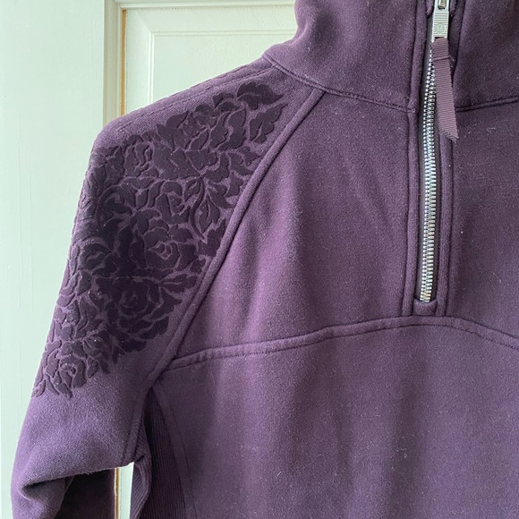 Lululemon sweatshirt with velvet detail - Picture 2 of 8